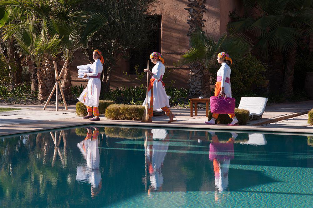 Tigmiza Boutique Hotel & Spa Ouled Jelal Exterior foto Staff at the B2 Boutique Hotel, Marrakech, Morocco